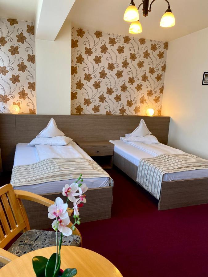 Pensiunea Rix Rooms Focşani Екстериор снимка