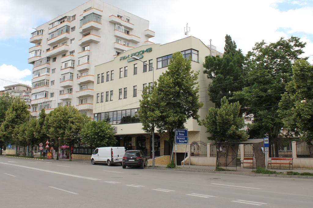 Pensiunea Rix Rooms Focşani Екстериор снимка