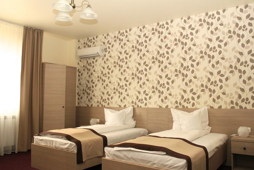 Pensiunea Rix Rooms Focşani Стая снимка