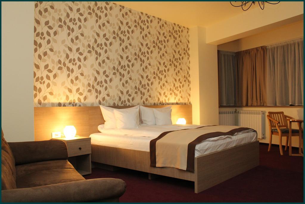 Pensiunea Rix Rooms Focşani Стая снимка